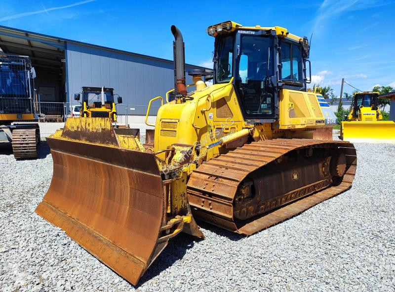 بلدوزر Komatsu