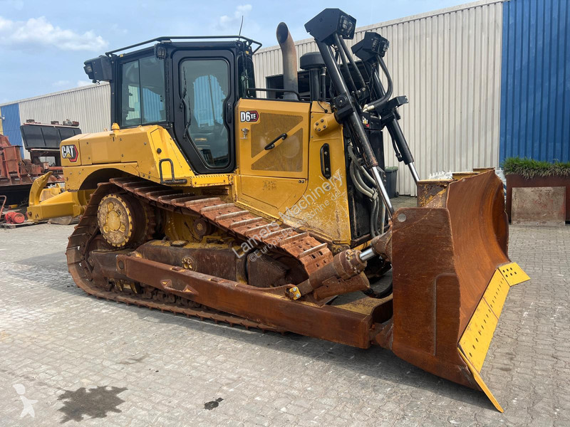 بلدوزر Caterpillar D6 XL next generation .