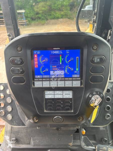 بلدوزر Komatsu