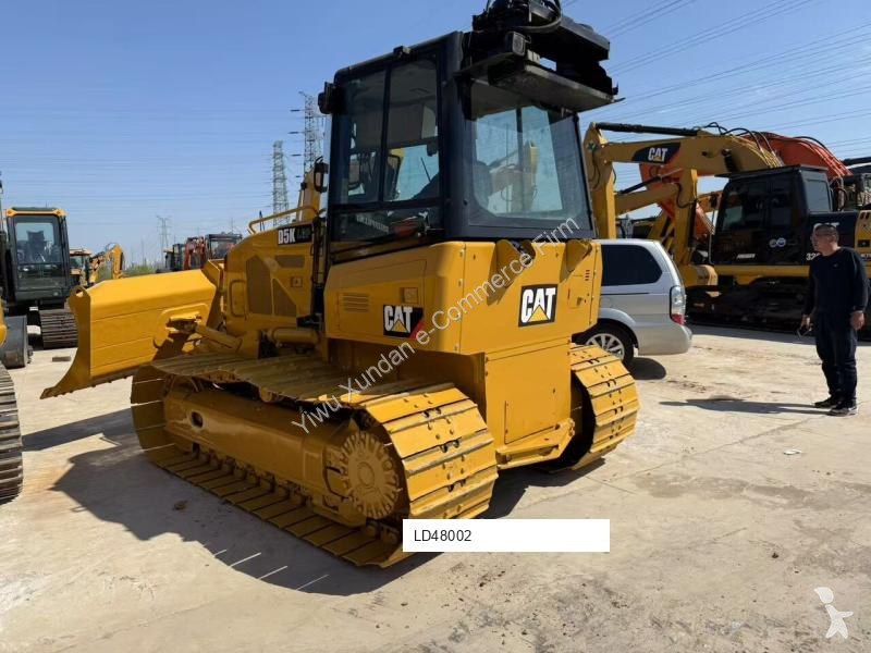 بلدوزر Caterpillar D5K