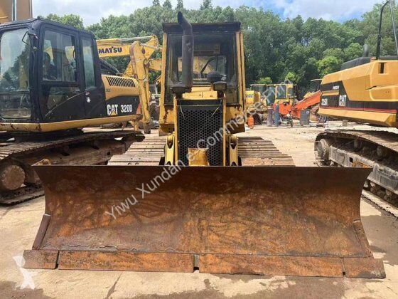 بلدوزر Caterpillar D5C