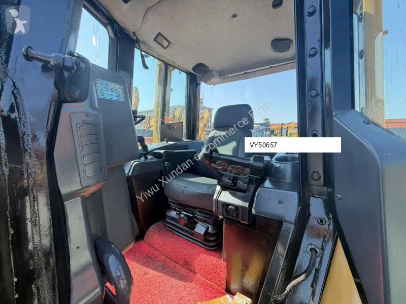 بلدوزر Caterpillar D6N