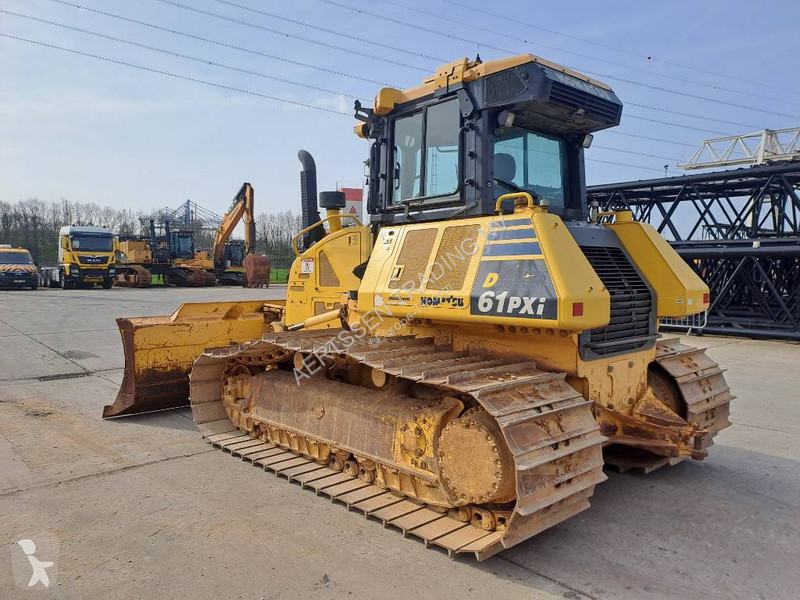 بلدوزر Komatsu i-24