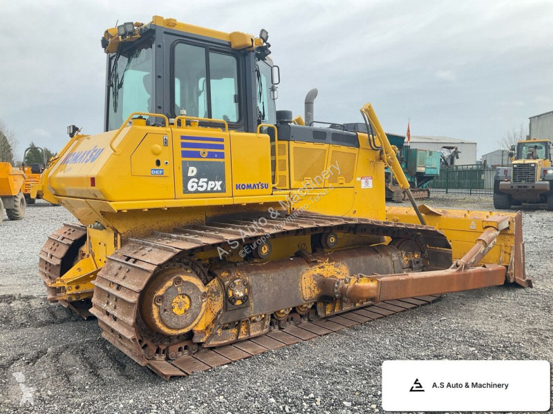 بلدوزر Komatsu