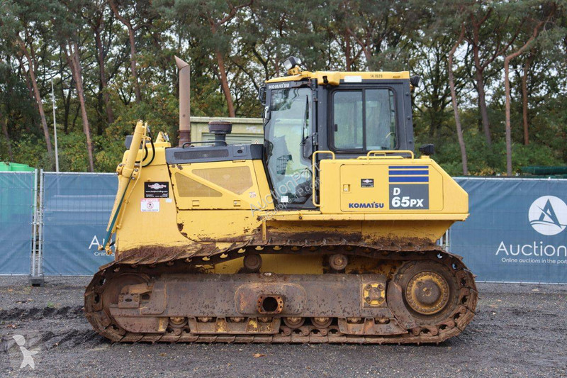 بلدوزر Komatsu