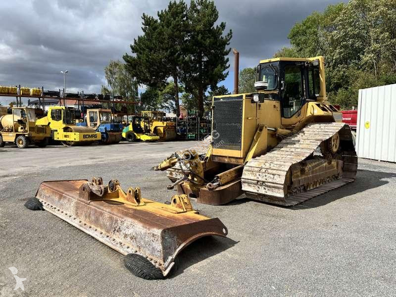 Caterpillar D6M bulldozer