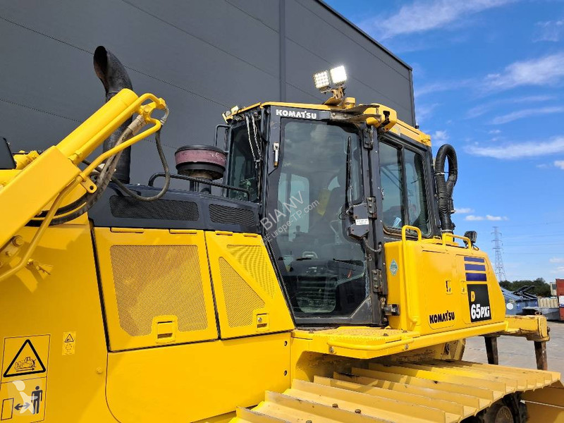 Buldózer Komatsu D65PXI18