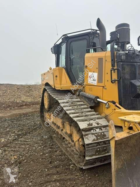 بلدوزر Caterpillar D6