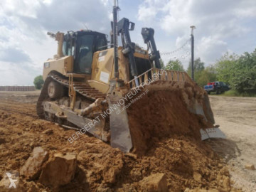 Bulldozer sur chenilles Caterpillar