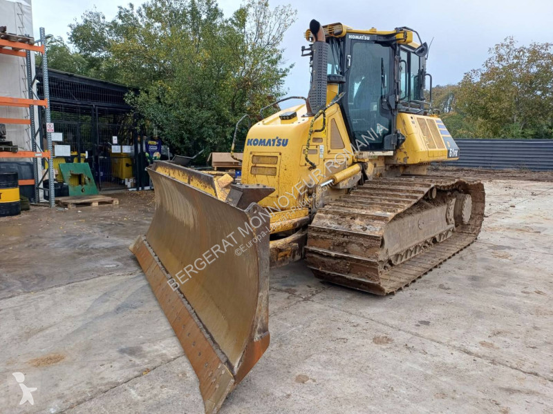 بلدوزر Komatsu D61PX-24