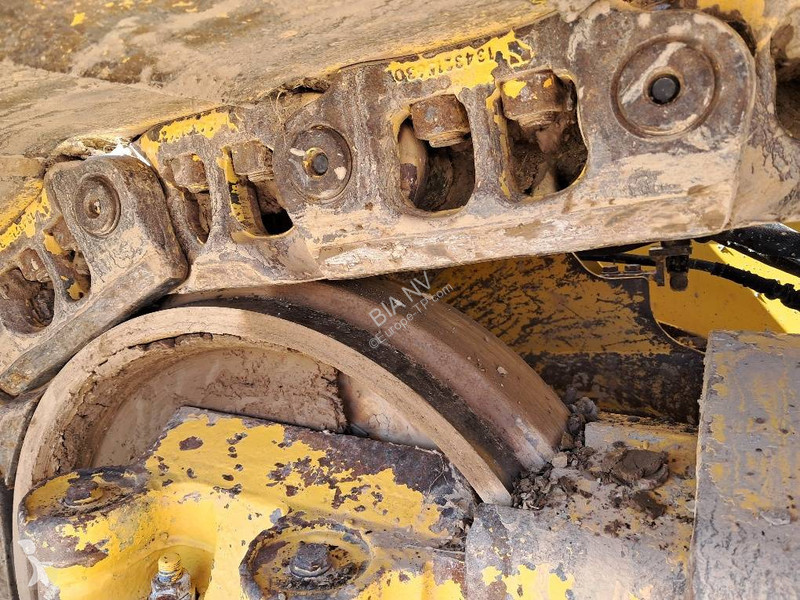 بلدوزر Komatsu I-24E0