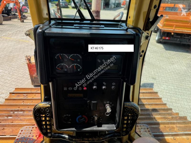Bulldozer Caterpillar D5