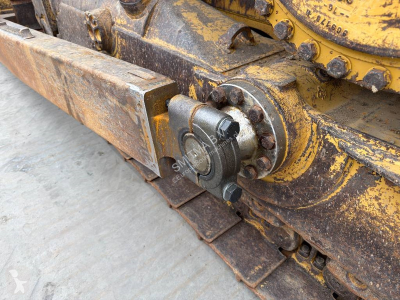 Buldozér Caterpillar D6T