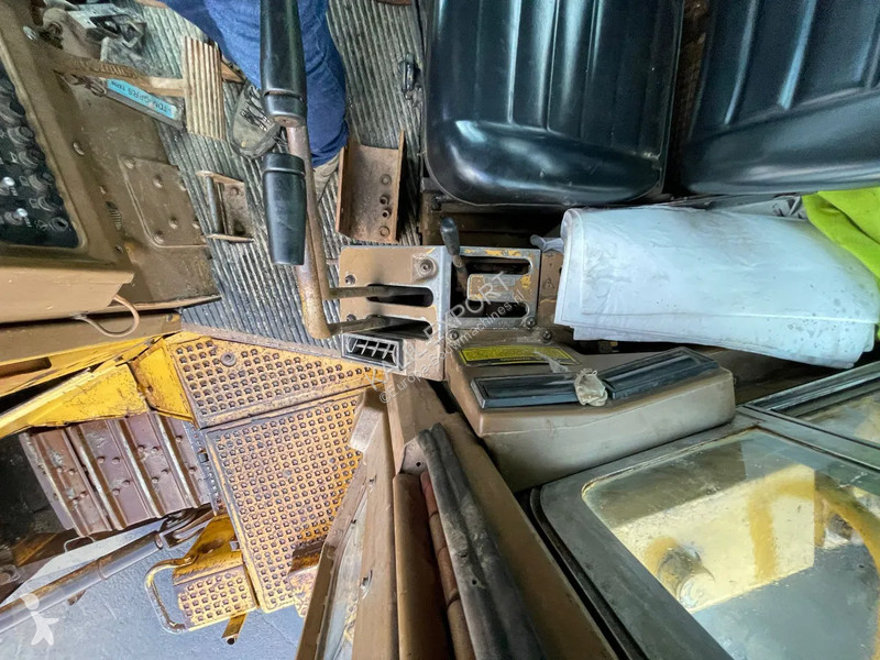 Bulldozer Caterpillar Dozer with Ripper Very...