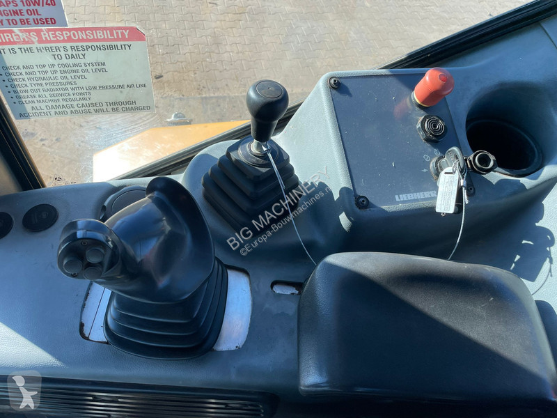 بلدوزر Liebherr 736LGP