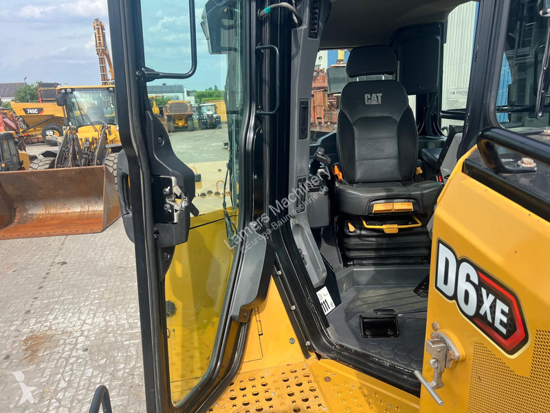 بلدوزر Caterpillar D6 XL next generation .