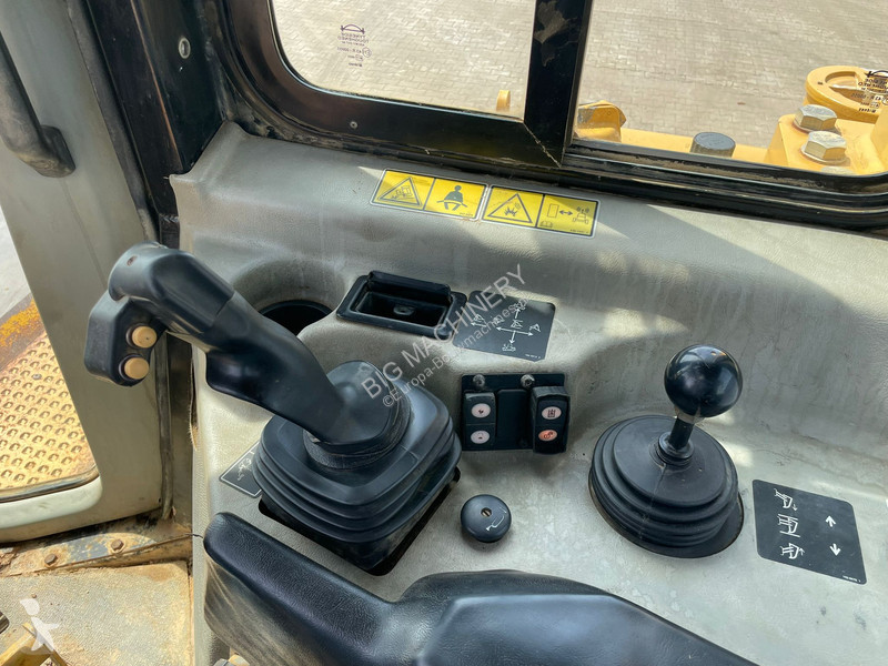 Бульдозер Caterpillar D6T