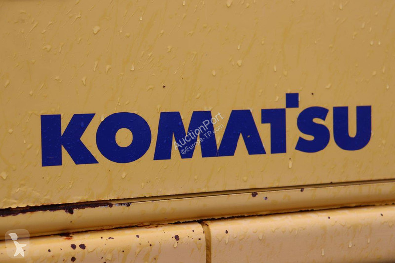 بلدوزر Komatsu