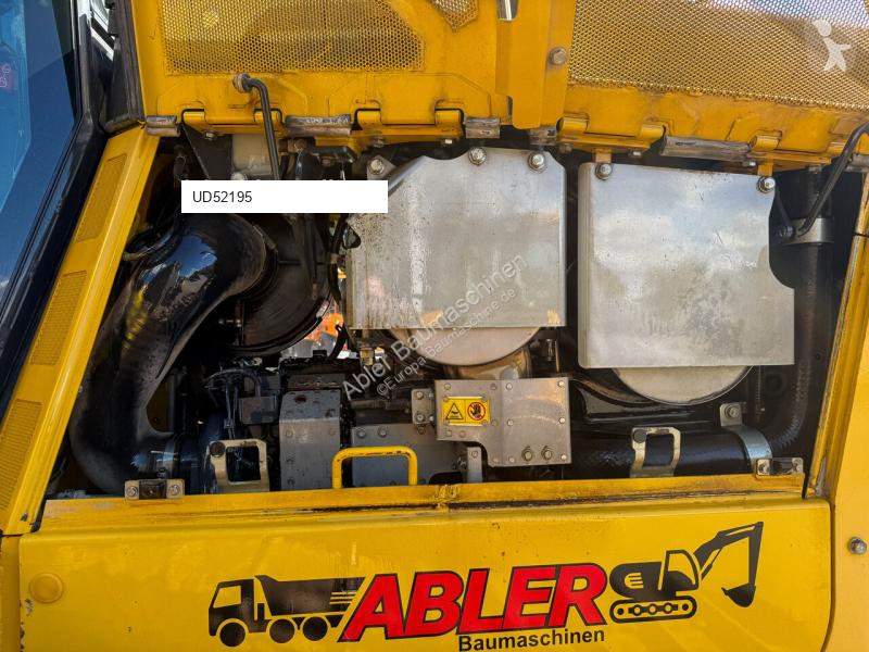 Бульдозер Komatsu D65PXI18 mit Heckaufreißer GPS