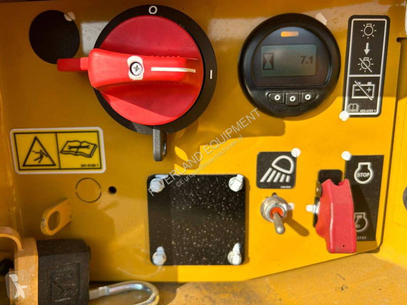 بلدوزر Caterpillar D6 new unused with factory...