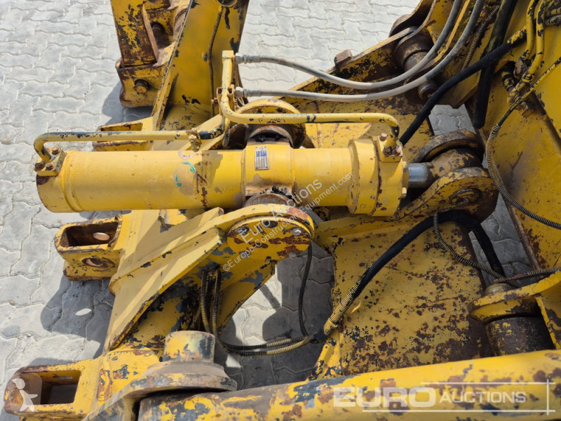 Buldozer Komatsu GD825A-2