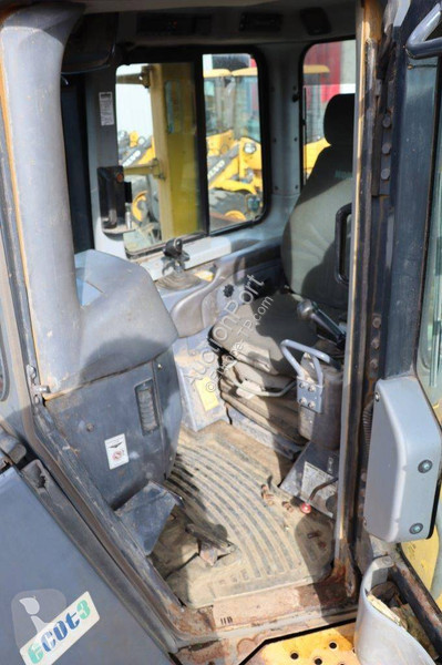 Bulldozer Komatsu EO