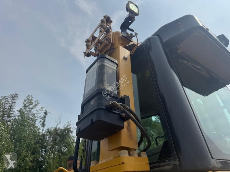 بلدوزر Caterpillar D6N