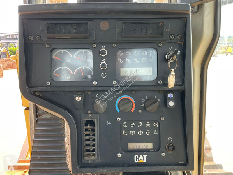 Бульдозер Caterpillar D6T