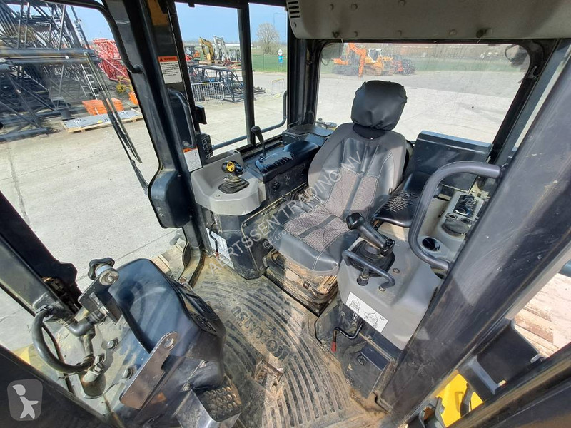 بلدوزر Komatsu i-24