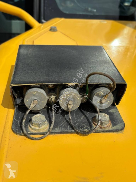 بلدوزر Komatsu D37 PX23