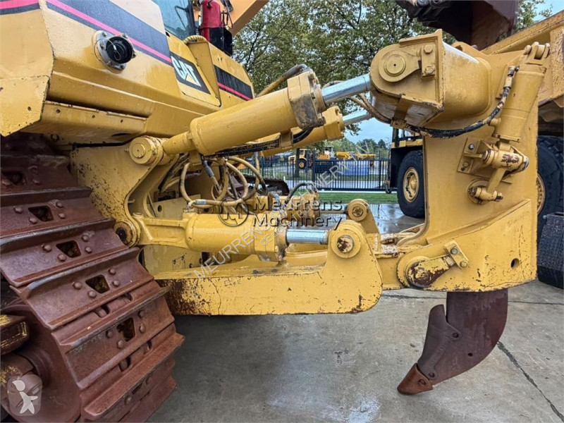 بلدوزر Caterpillar D8T