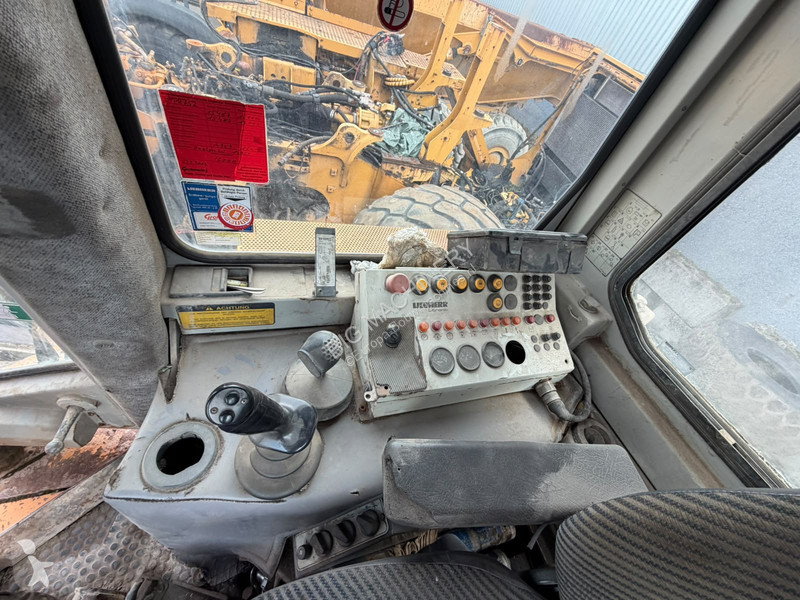 Bulldozer Liebherr | Spare parts only