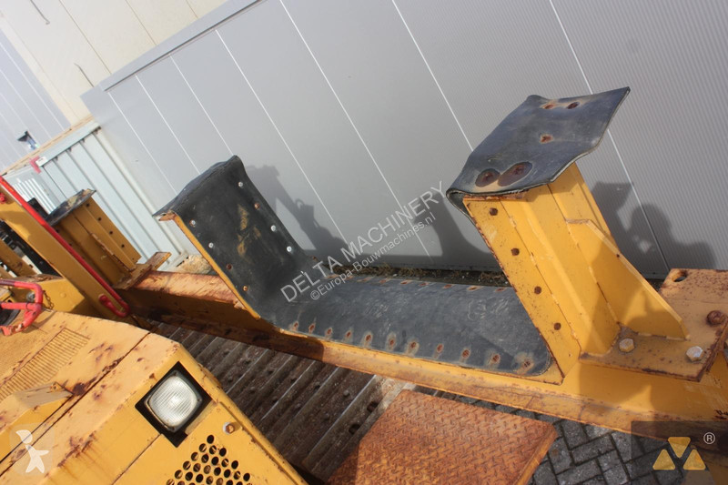 Bulldozer Caterpillar D6E Pipe carrier