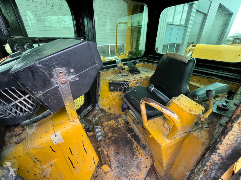 Bulldozer Caterpillar - Single shank ripper