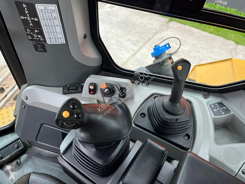 بلدوزر Caterpillar D7E LGP RIPPER / AC
