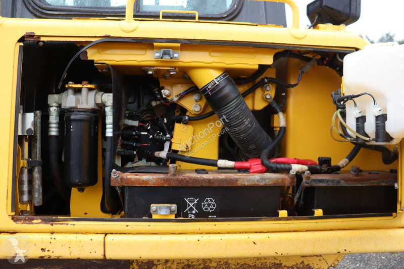 بلدوزر Komatsu