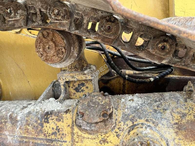 Caterpillar D6M bulldozer
