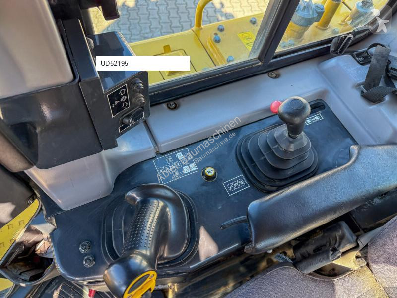 Бульдозер Komatsu D65PXI18 mit Heckaufreißer GPS