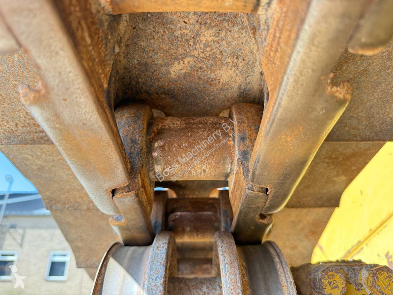 Bulldozer Caterpillar D6T XL - 3 Tine Ripper /...