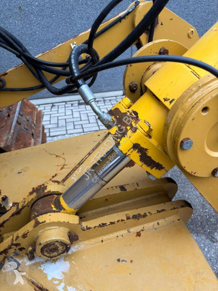 بلدوزر Caterpillar (Foldable Blade / Ripper)