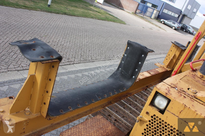 Bulldozer Caterpillar D6E Pipe carrier