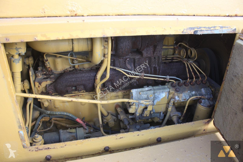 Bulldozer Caterpillar D6E Fuel tanker