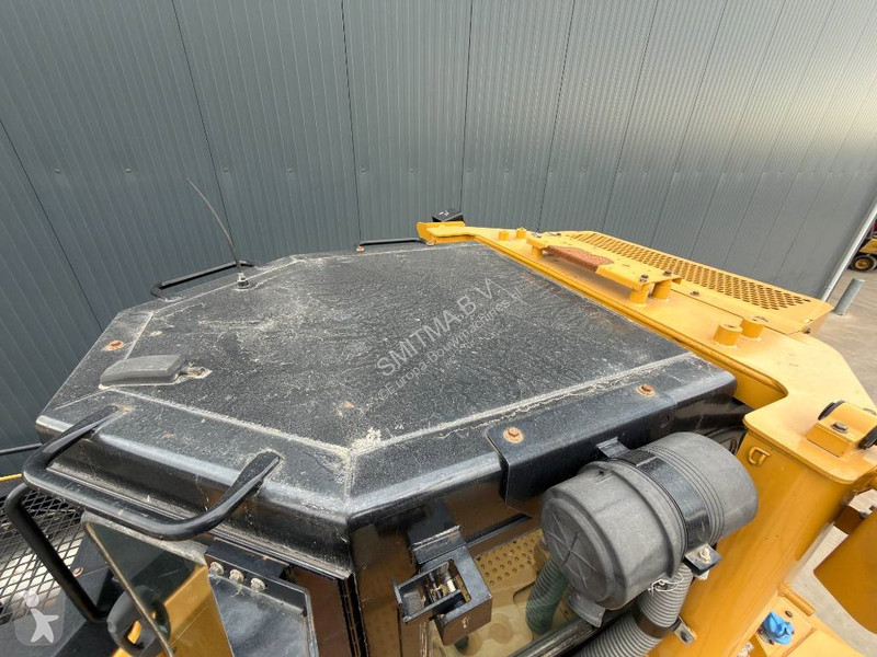 Buldozér Caterpillar - CE