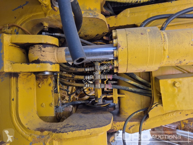 Buldozer Komatsu GD825A-2