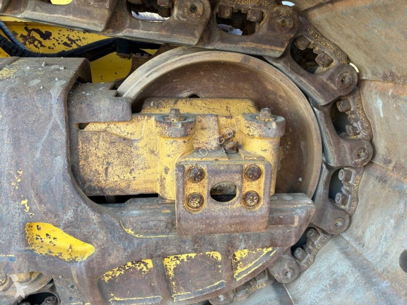 بلدوزر Komatsu PX-23