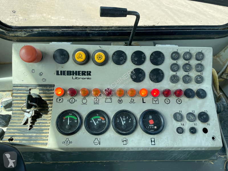 بلدوزر Liebherr LR622B