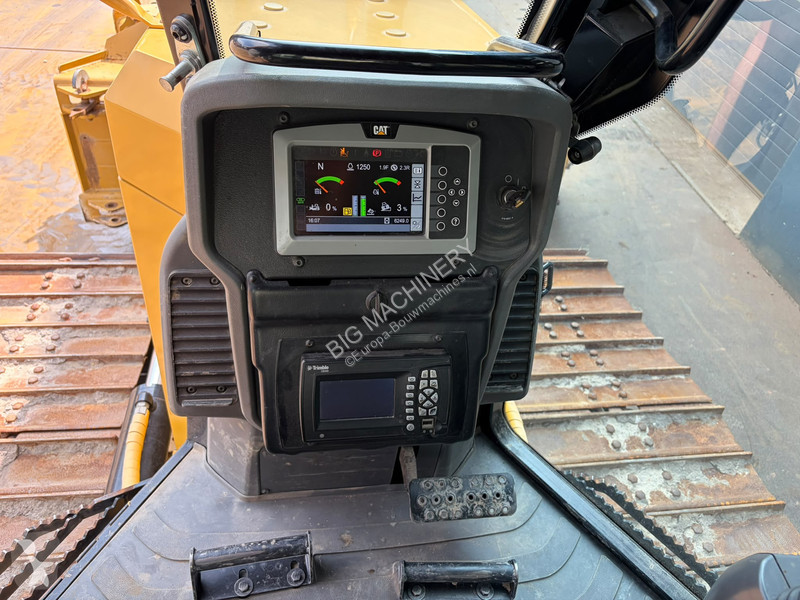 بلدوزر Caterpillar D4 LGP 15A ( / 2)