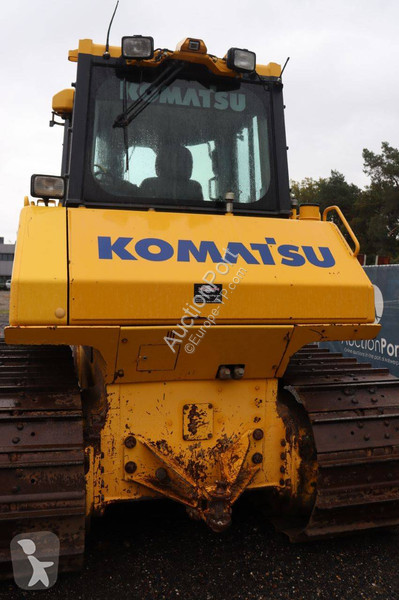 بلدوزر Komatsu
