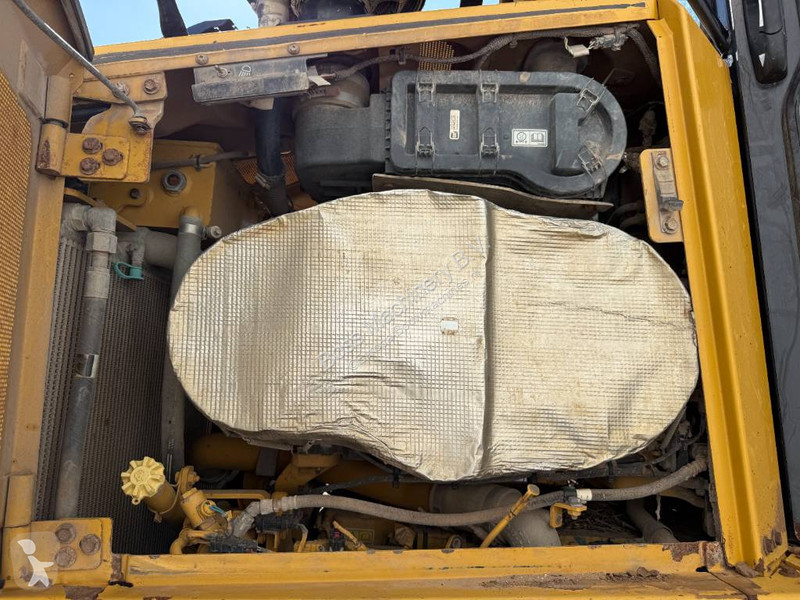 Bulldozer Caterpillar D6T XL - 3 Tine Ripper /...
