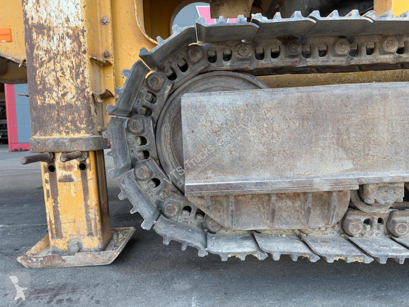 بلدوزر  Extec Screens & Crushers C12...